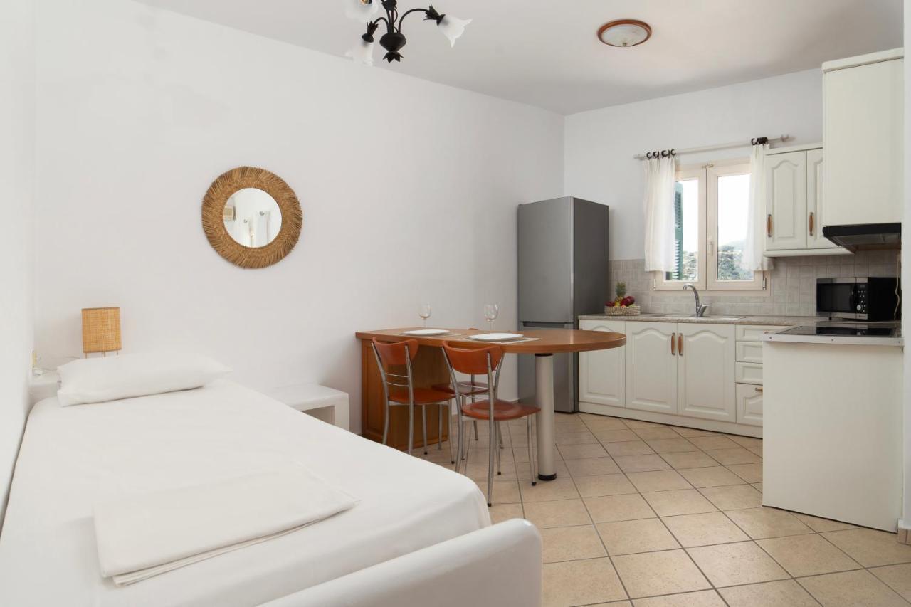 Almar Apartments Μπατσί Εξωτερικό φωτογραφία
